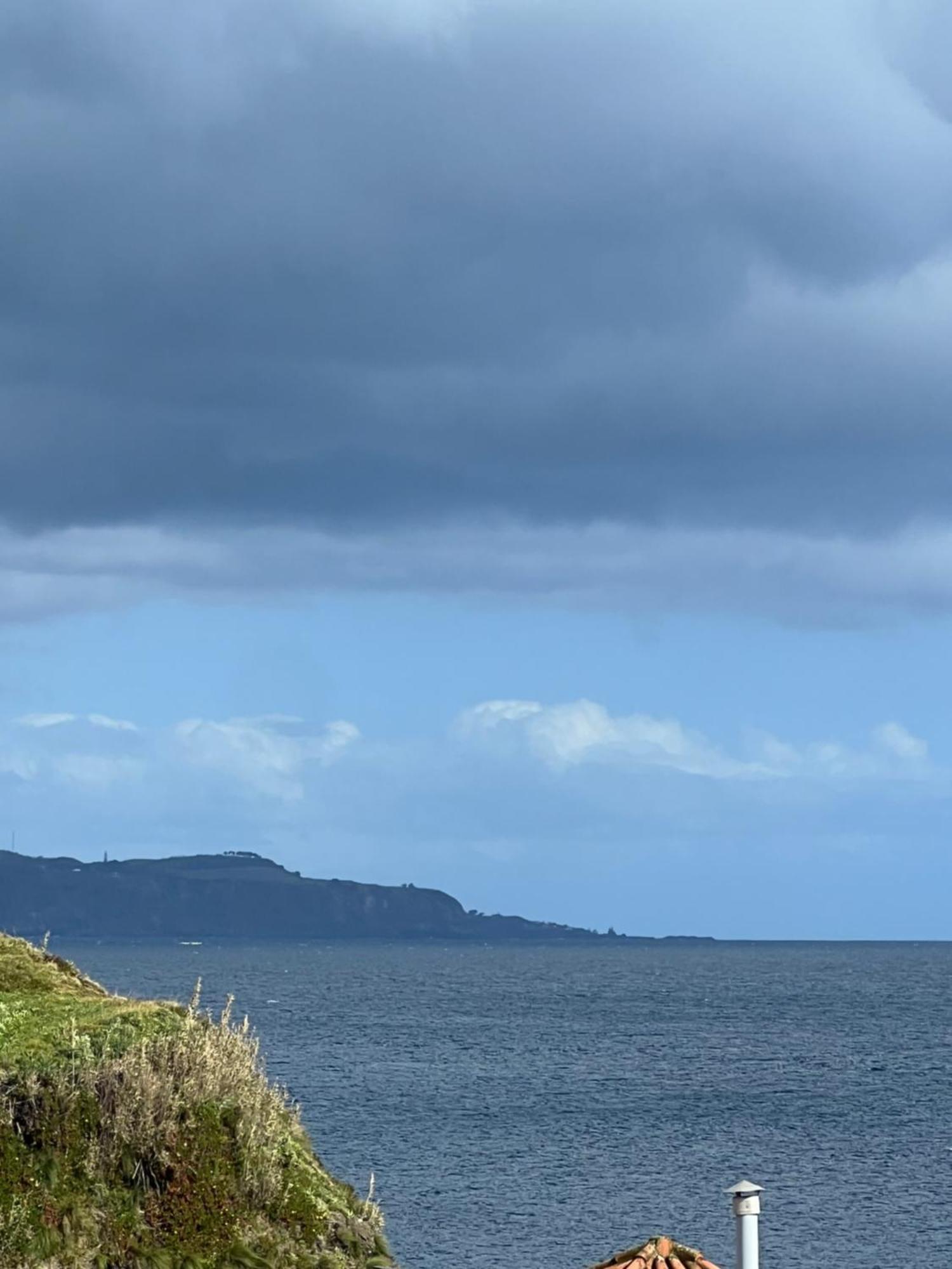 Casa A 2 Minutos A Pe De Piscina Natural Ponta Delgada Exteriör bild