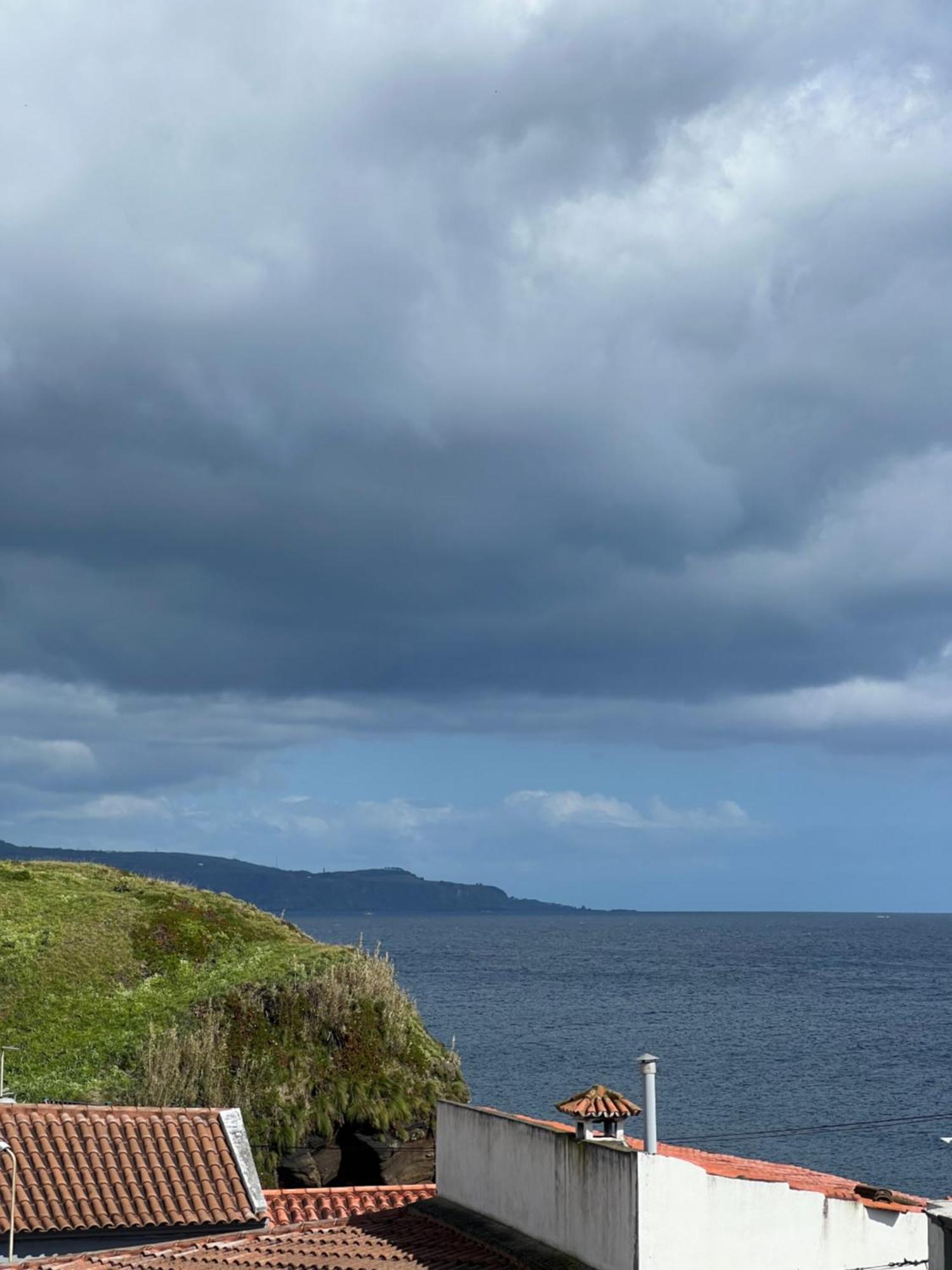 Casa A 2 Minutos A Pe De Piscina Natural Ponta Delgada Exteriör bild