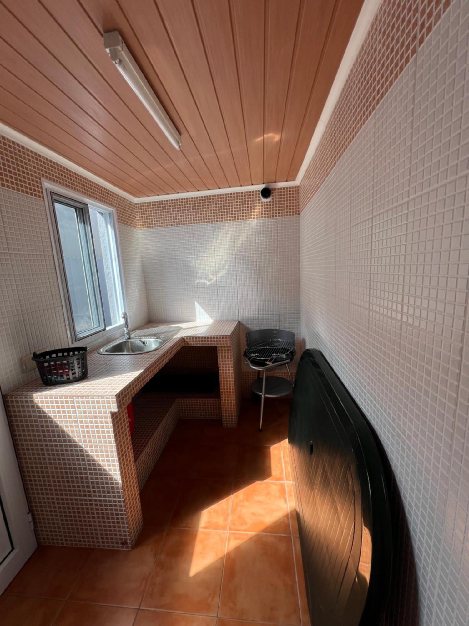 Casa A 2 Minutos A Pe De Piscina Natural Ponta Delgada Exteriör bild